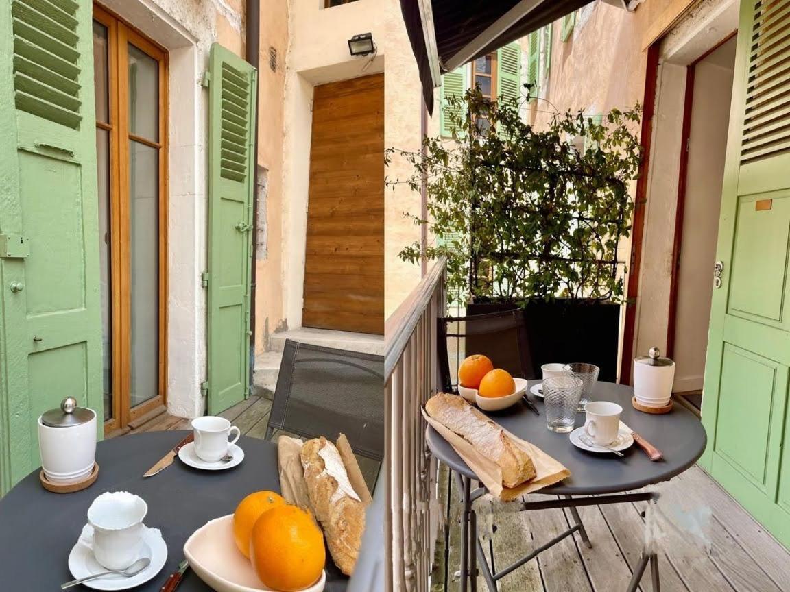 Appartement De Charme Au Coeur De La Vieille Ville آنسي المظهر الخارجي الصورة