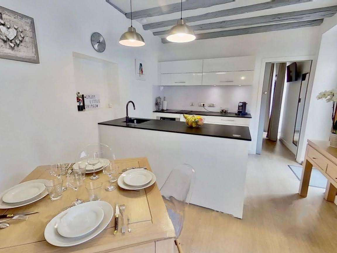Appartement De Charme Au Coeur De La Vieille Ville آنسي المظهر الخارجي الصورة